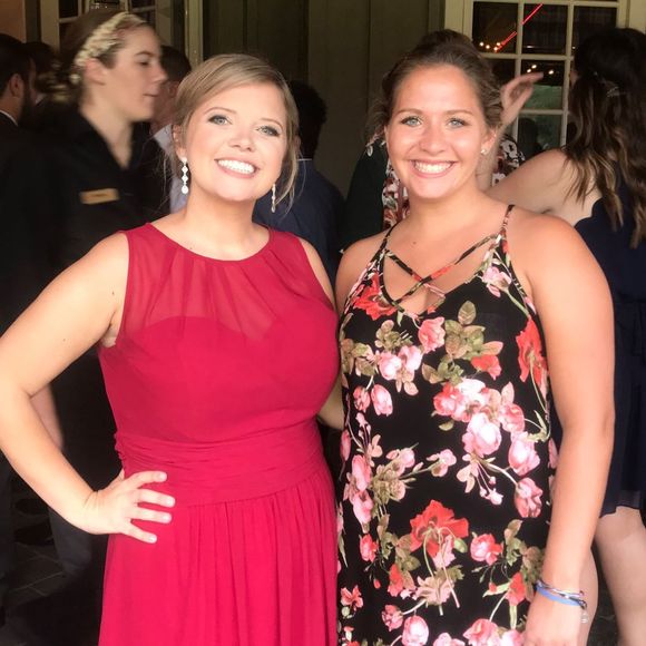 Meet your Posher, Aly - Picture 1 of 1